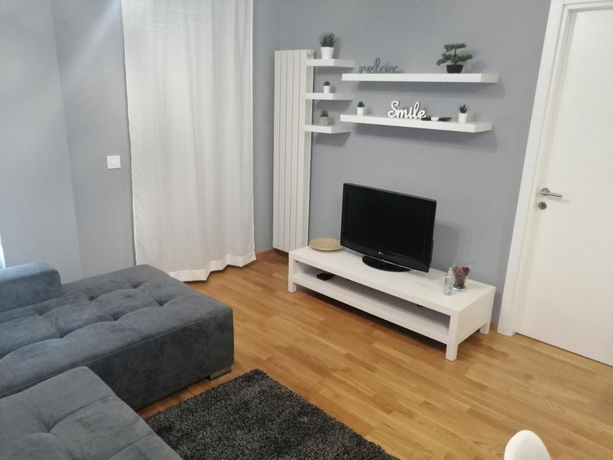 Fit Apartman Belgrado Exterior foto